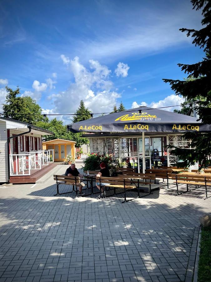 Aleksandri Guesthouse Пярну Экстерьер фото