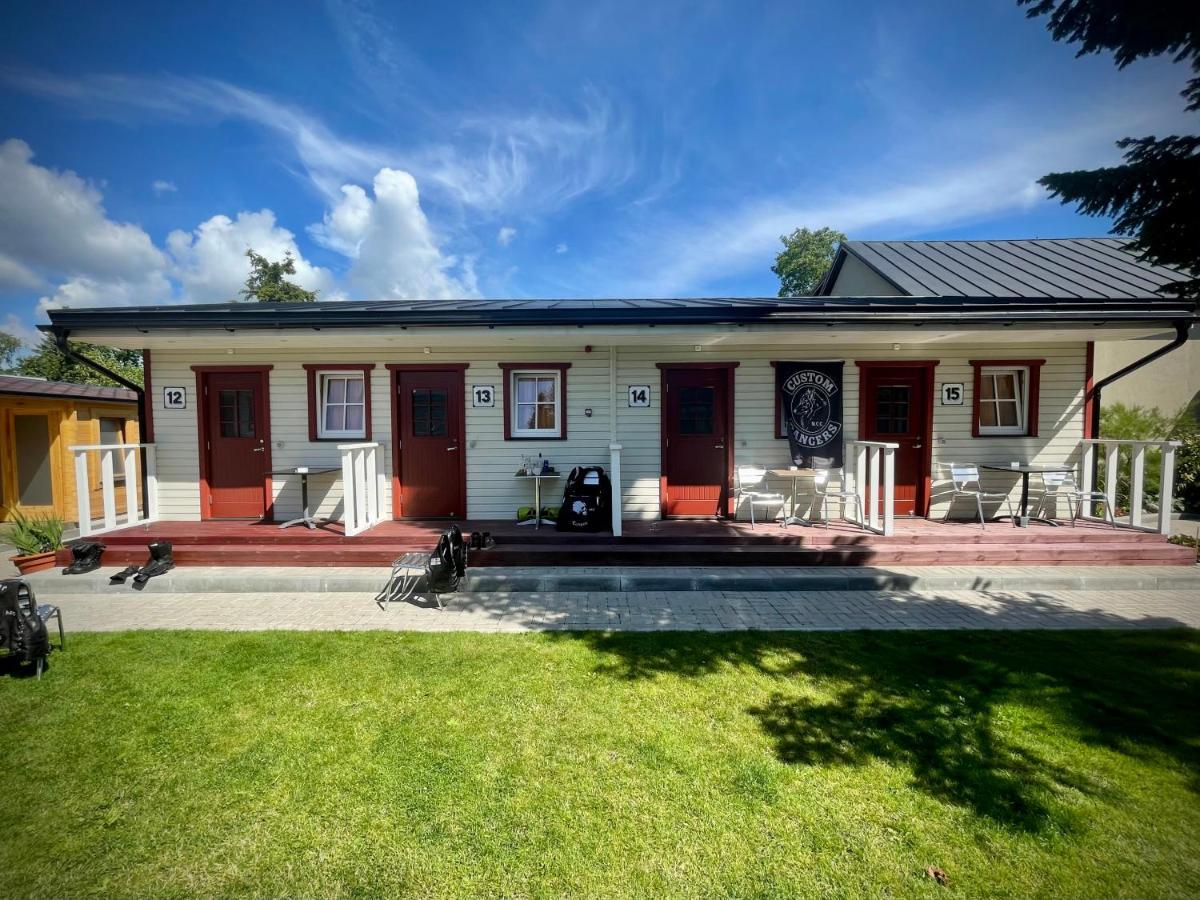 Aleksandri Guesthouse Пярну Экстерьер фото