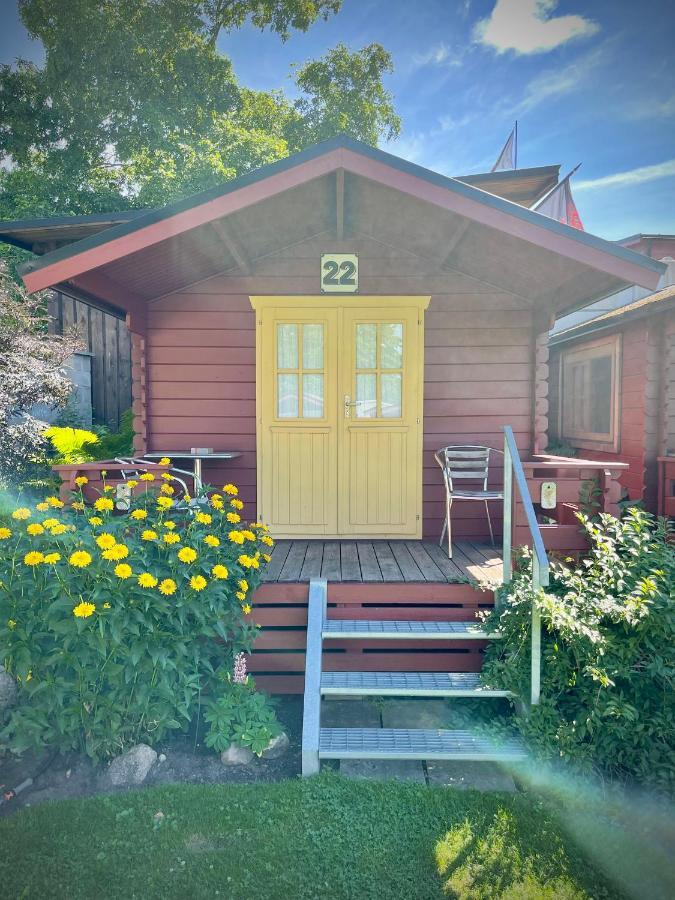 Aleksandri Guesthouse Пярну Экстерьер фото