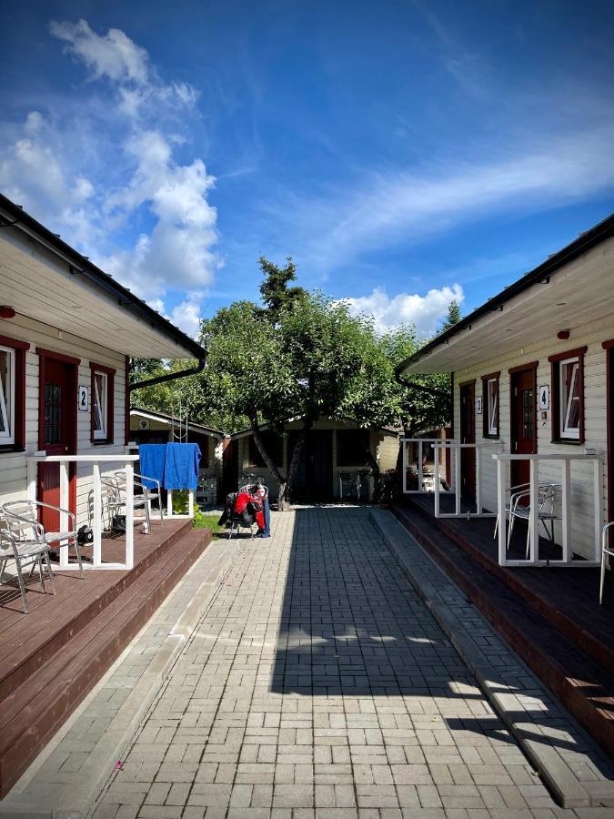 Aleksandri Guesthouse Пярну Экстерьер фото