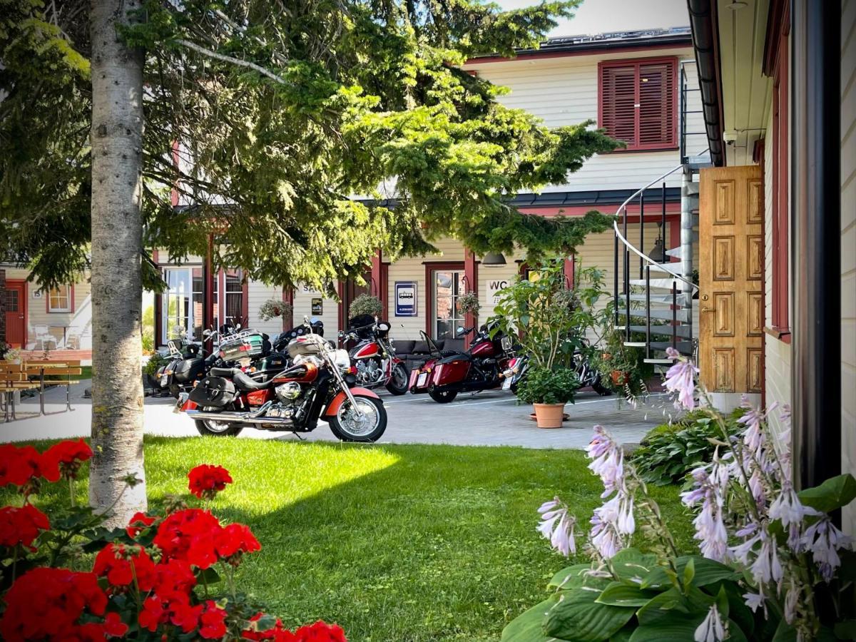 Aleksandri Guesthouse Пярну Экстерьер фото