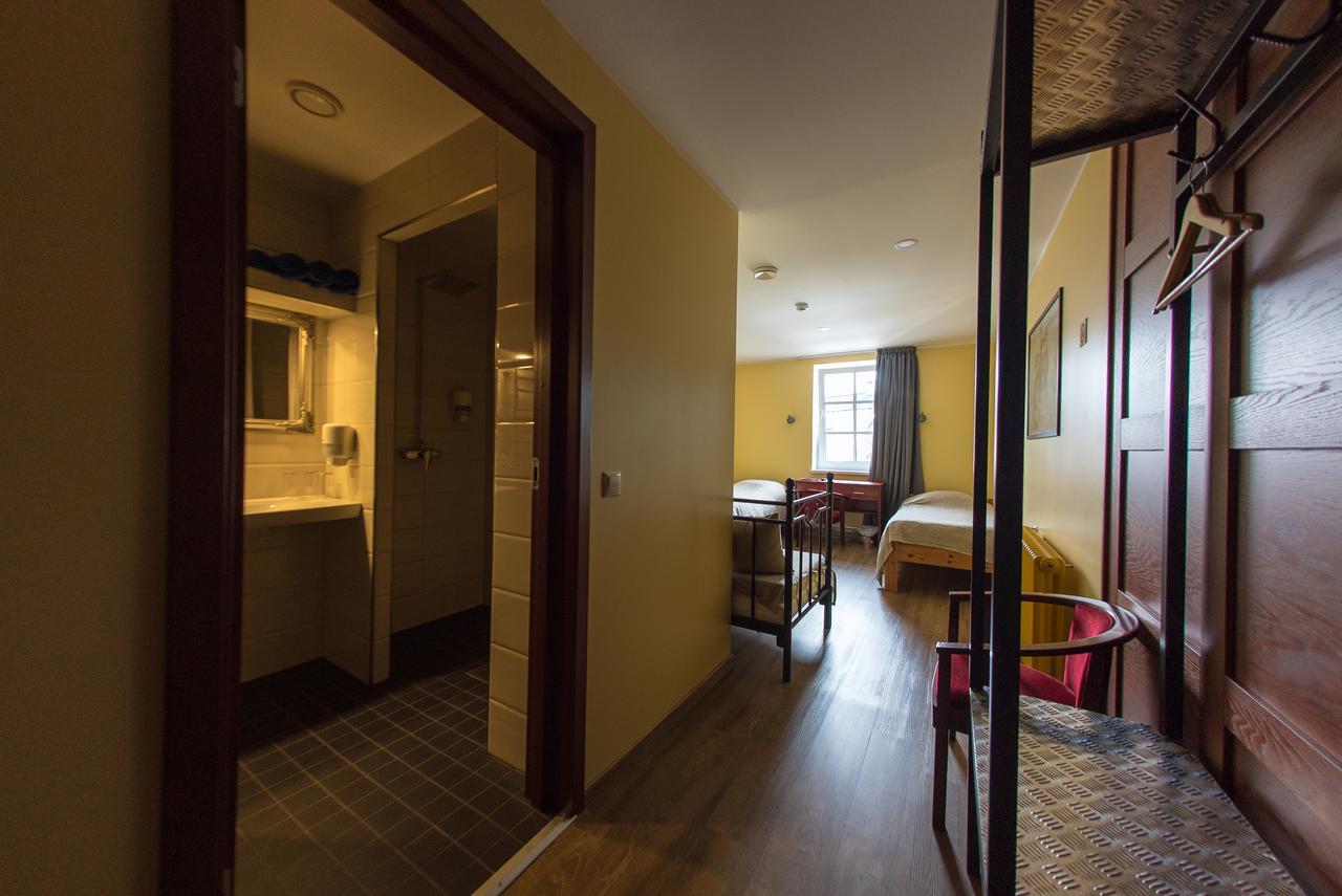 Aleksandri Guesthouse Пярну Экстерьер фото