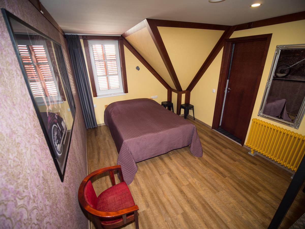 Aleksandri Guesthouse Пярну Экстерьер фото