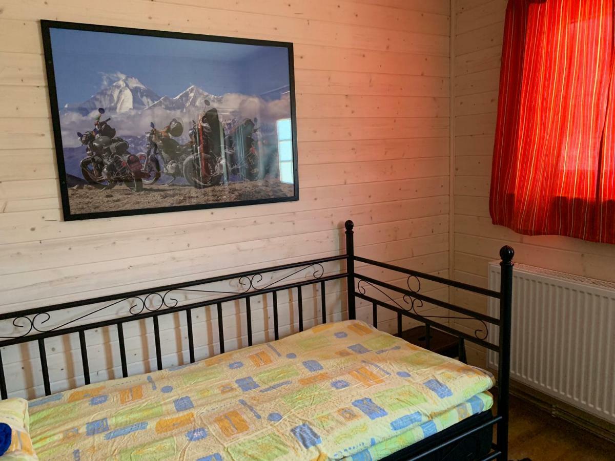 Aleksandri Guesthouse Пярну Экстерьер фото